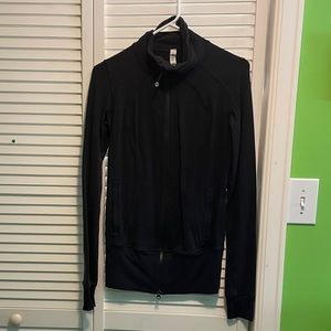 Lululemon sweatshirt size 4 GREAT CONDITION!!